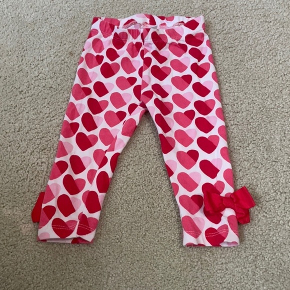 Gymboree Other - Gymboree 6-12 m girl bottoms with bows on bottom